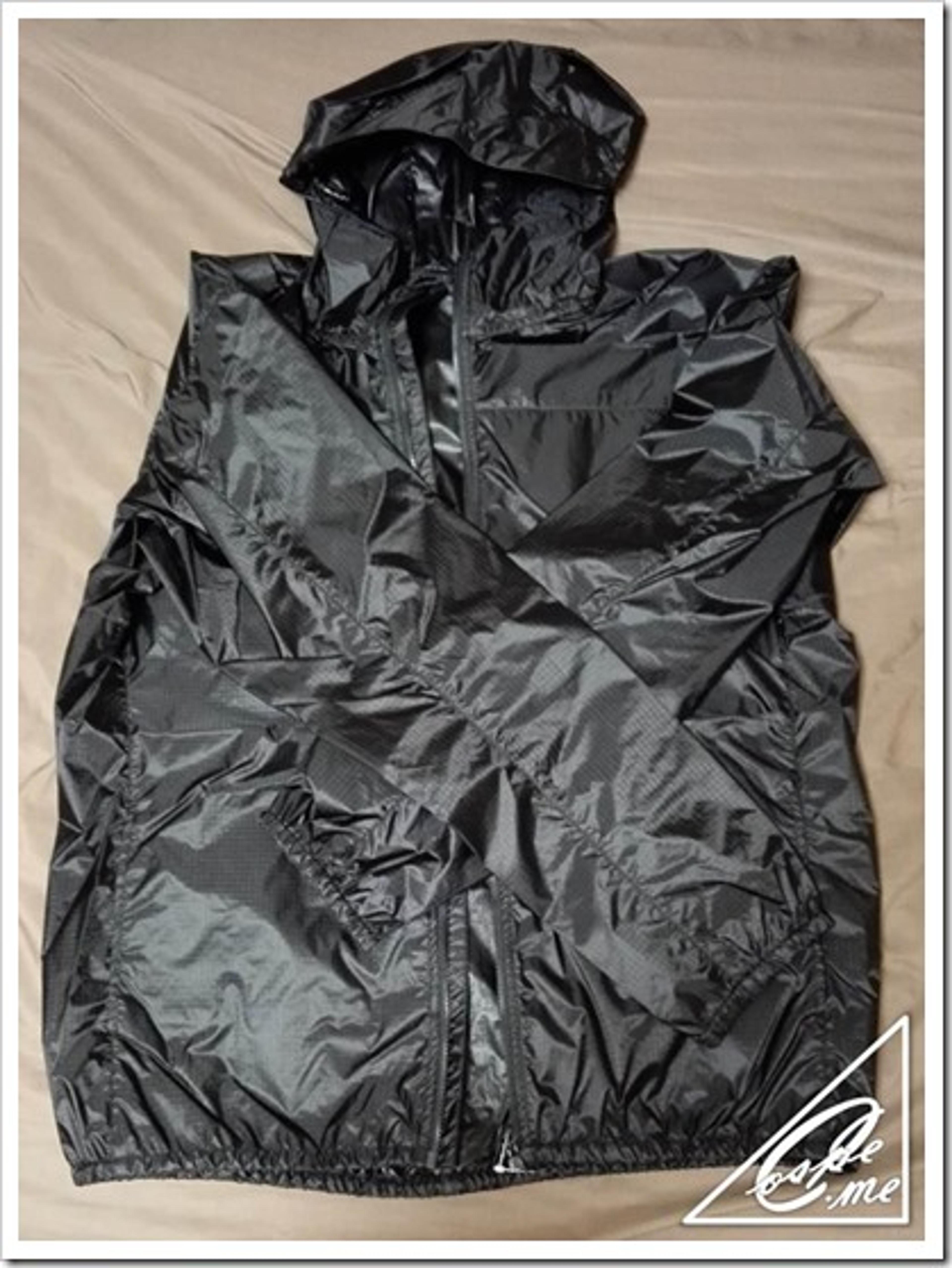 muji windbreaker