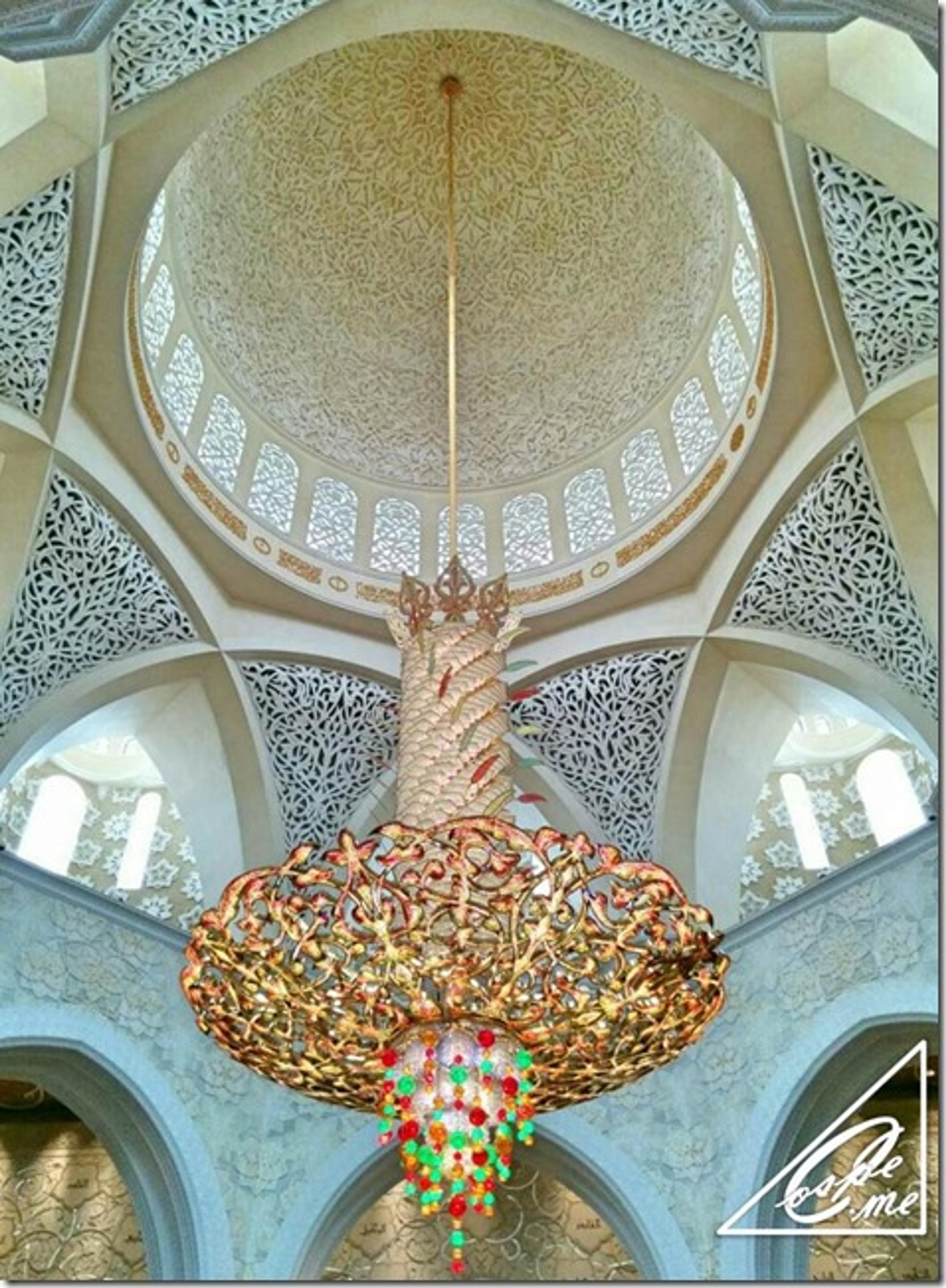 sheikh rashid mosque_chandelier