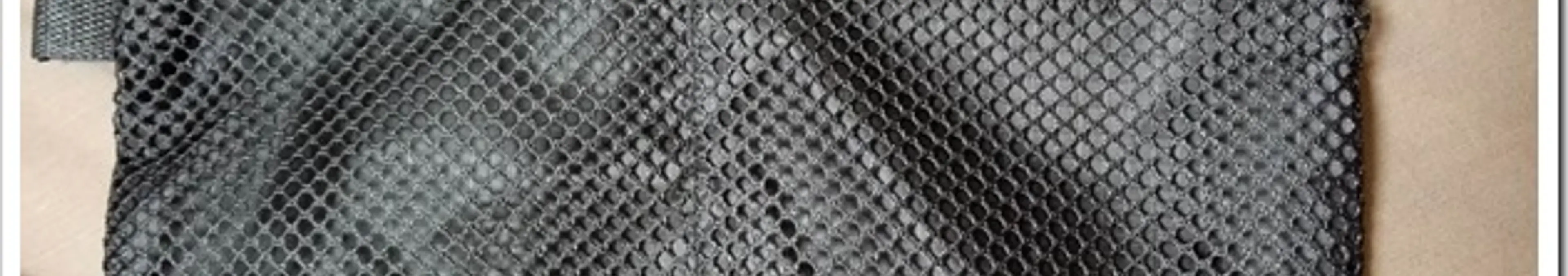 パラグライダークロスのダブルファスナーケース(無印良品)でパスポートや紙幣を即席で入れる多目的ケースにする