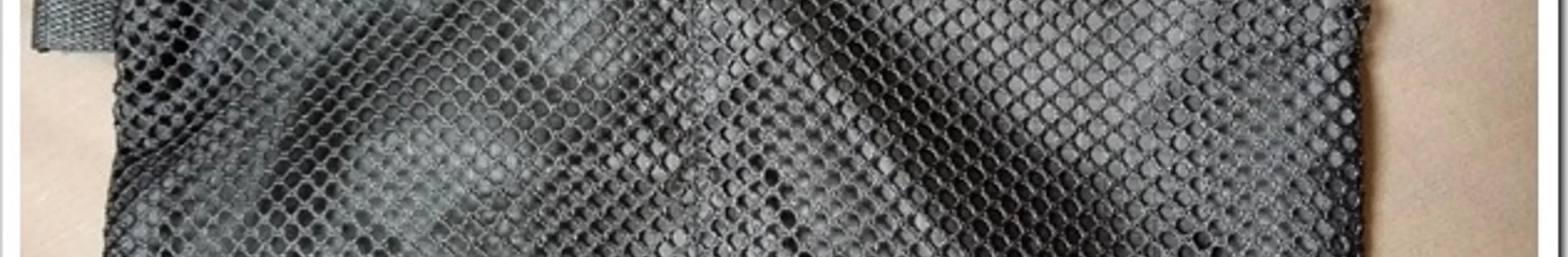 パラグライダークロスのダブルファスナーケース(無印良品)でパスポートや紙幣を即席で入れる多目的ケースにする