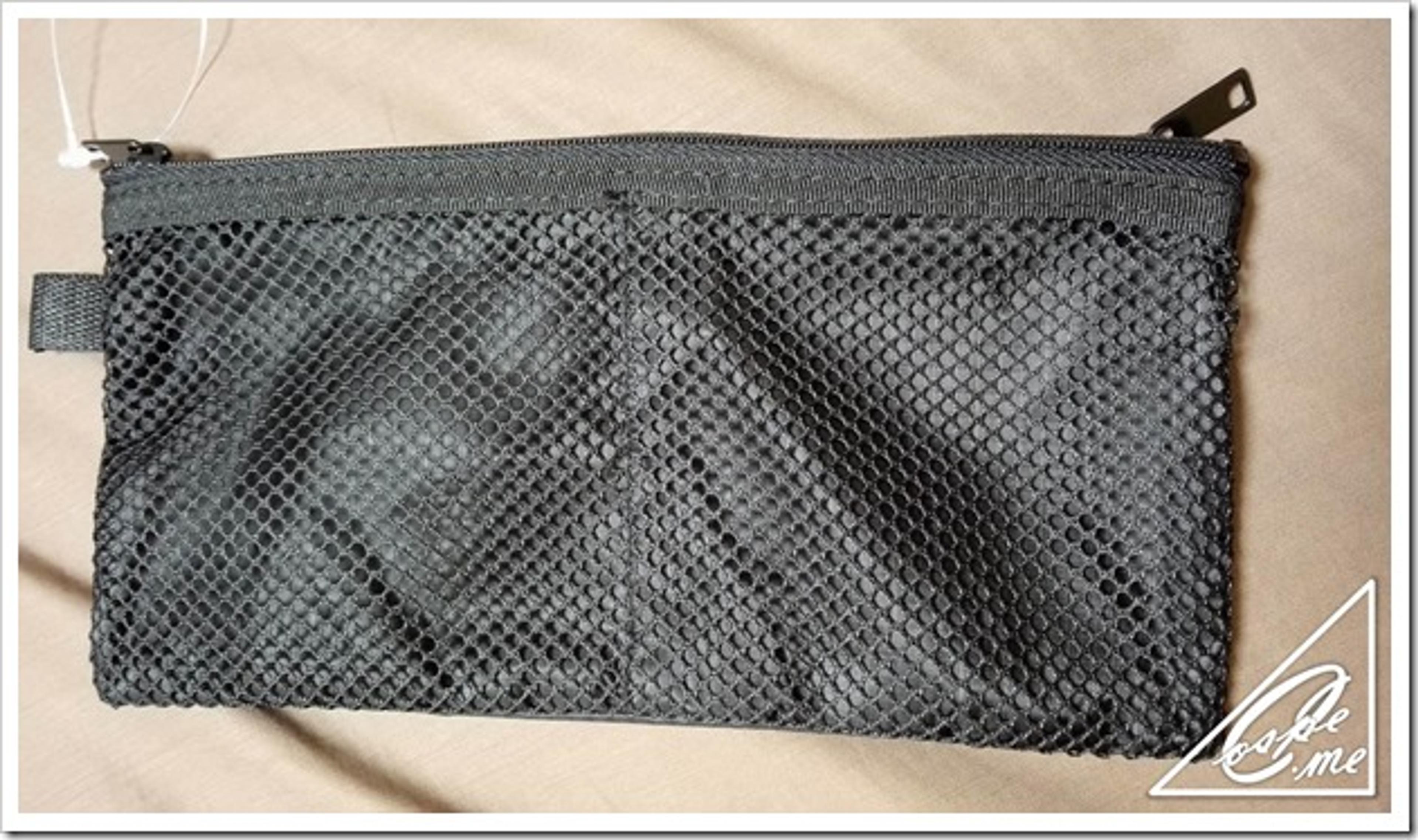 muji case mesh