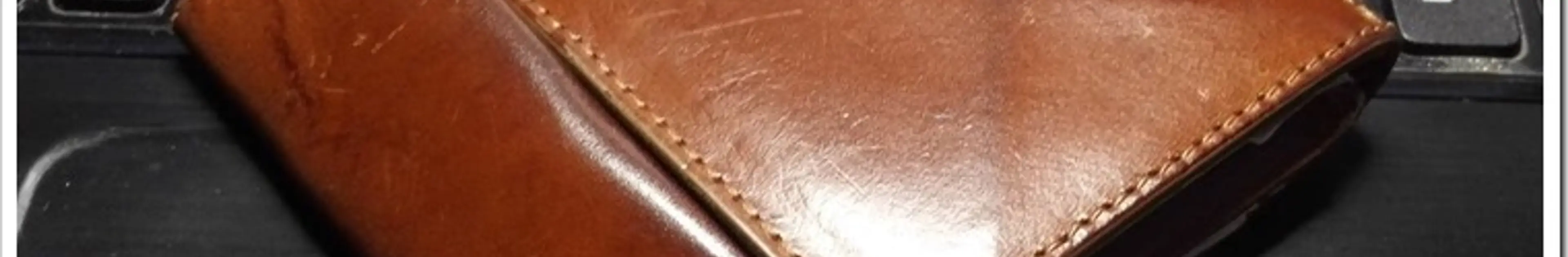 abrAsus薄い財布ブッテーロ、2年のエイジングと使用感