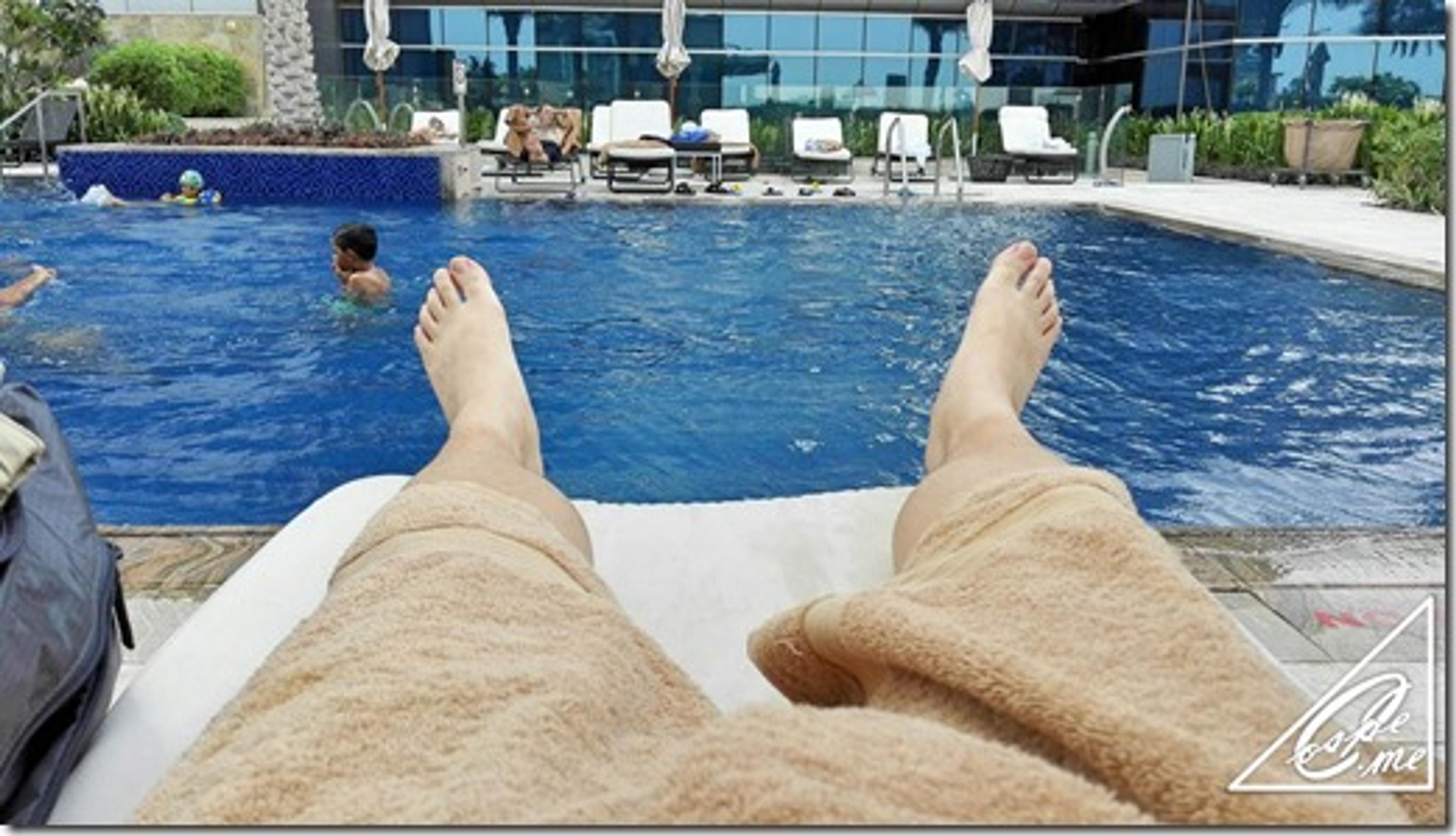 dubai jw marriott pool