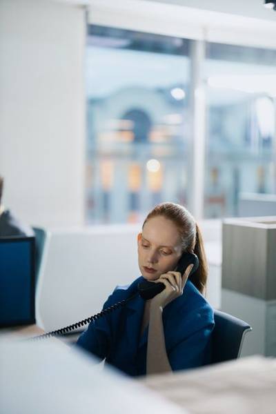 Business support phone or call center