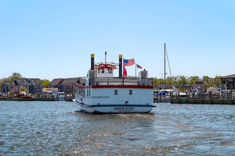 Annapolis harbor with the Harbor Queen boat and waterfront
