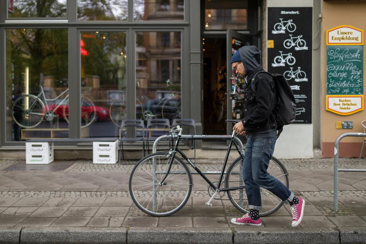 A Day with Jonas Klock - Standert Journal