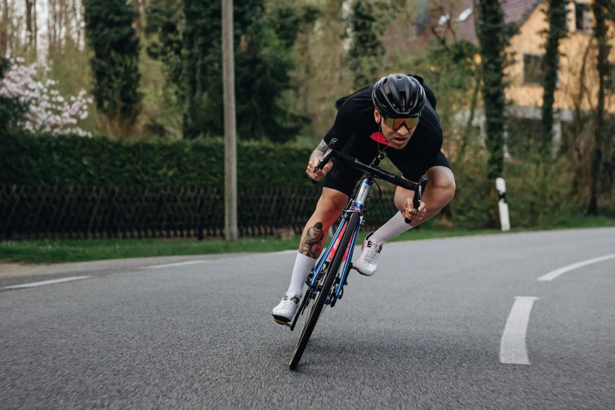 A Modern Classic Steel Road Bike: Triebwerk Mach3
