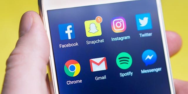 How to Use Social Media in Your Job Search