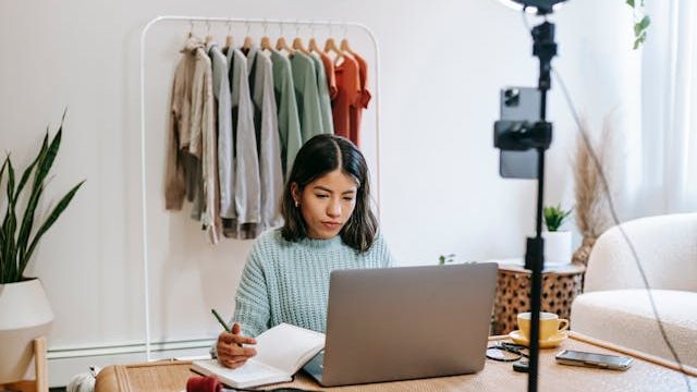Tips for Remote Job Applications: Standing Out Online