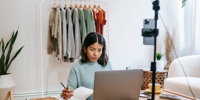How to Develop a Career Plan: Setting Goals and Milestones