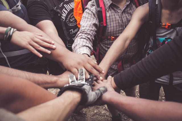 Leading the Way: Top Scholarships for Community Service and Leadership