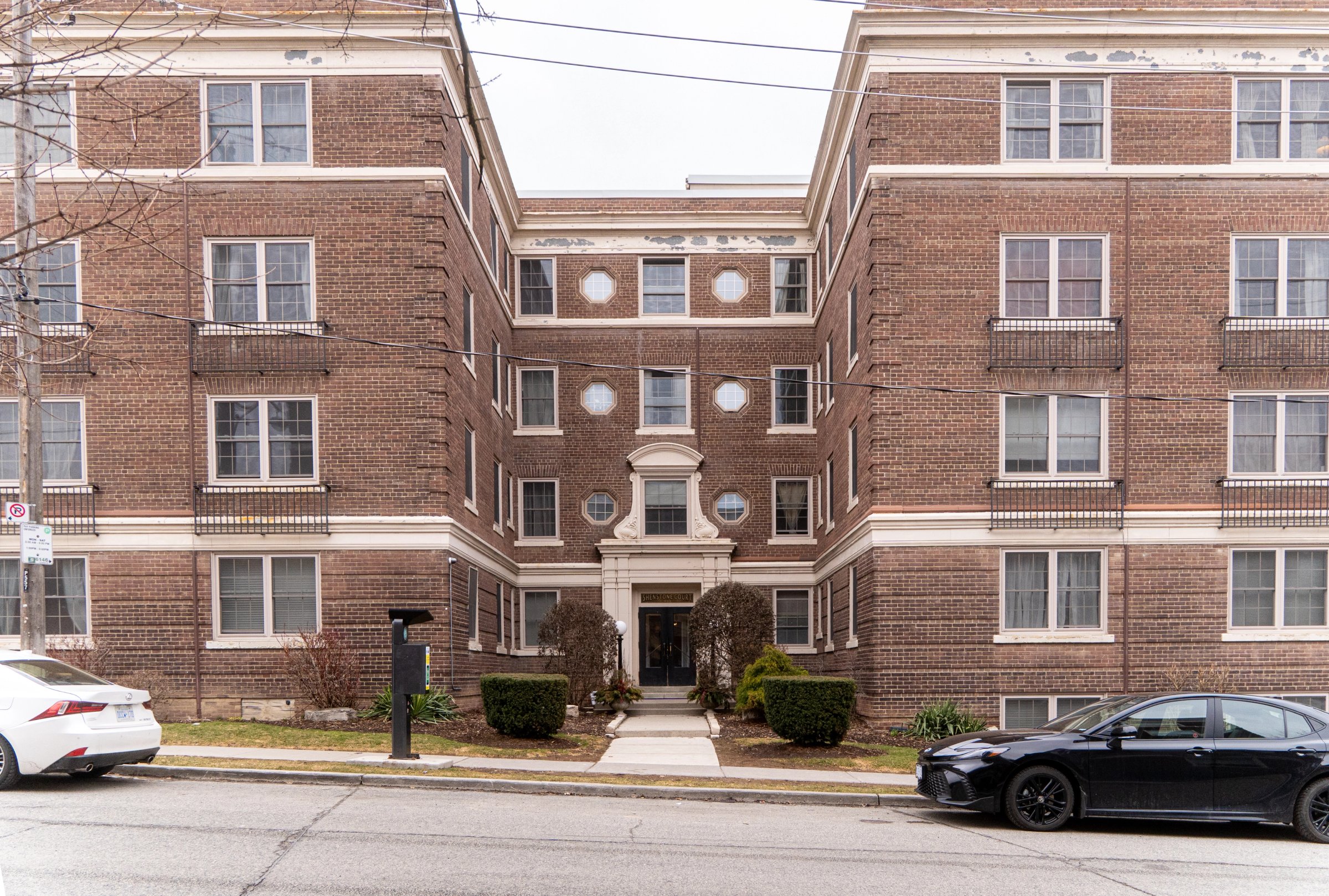 Image of the exterior of 555 Russell Hill Road, a Residential Building located in Forest Hill South neighborhood