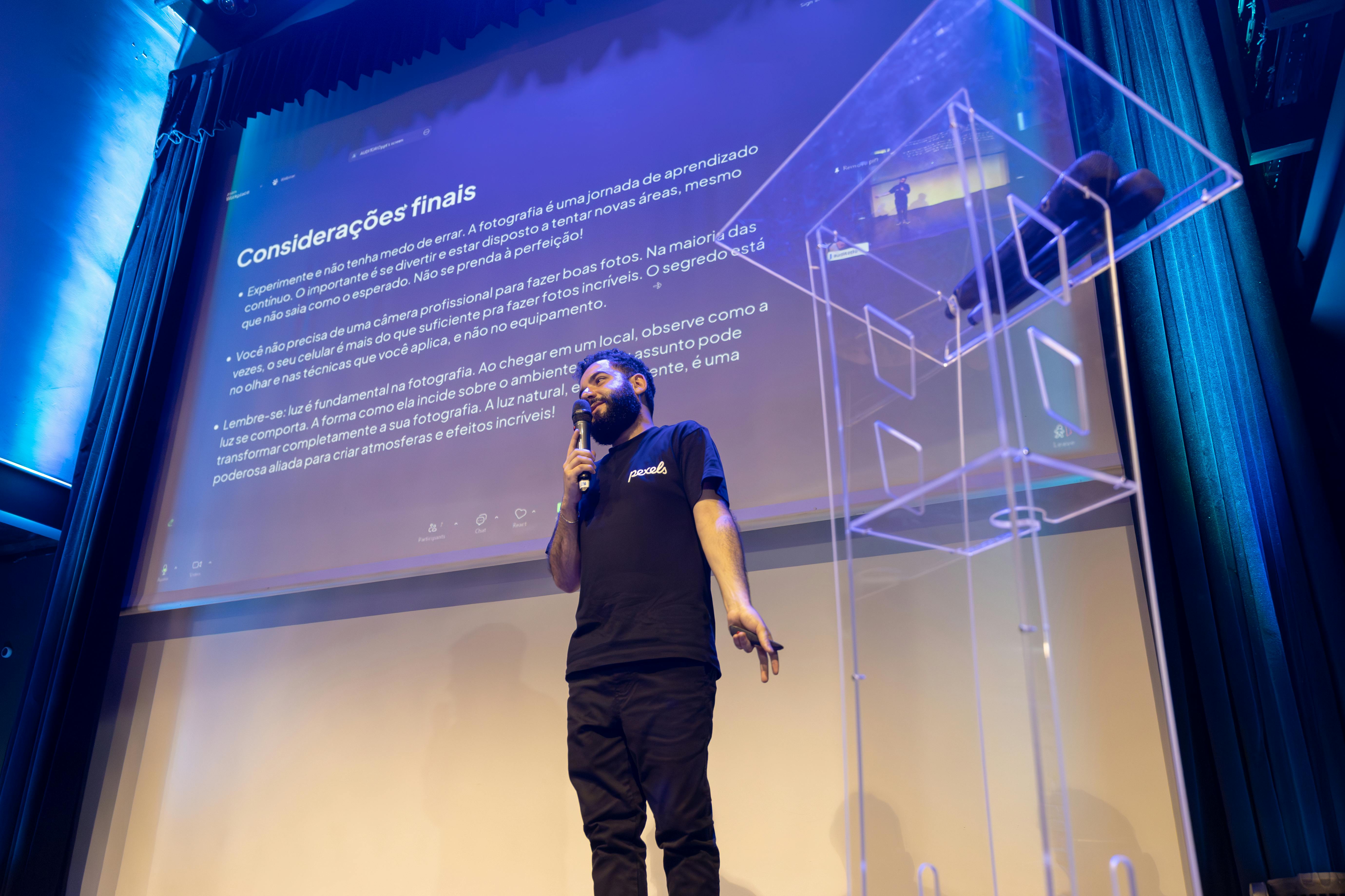 Artigo sobre as decisões estratégicas que separam provedores de internet que escalam de forma sustentável dos que ficam estagnados, com análise de mentalidade, operação e gestão pela Athon Networks.