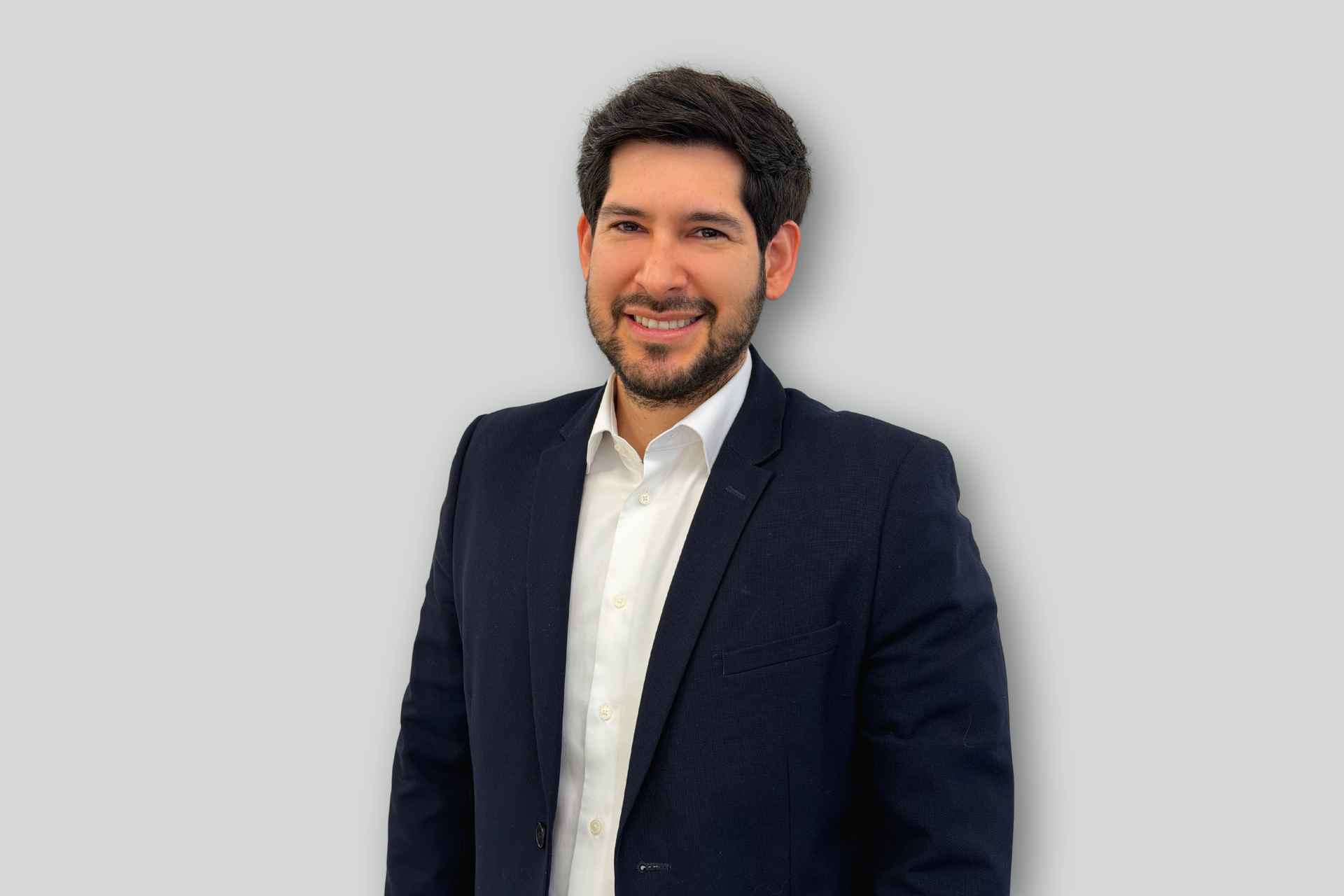 Diego Olortegui - Abogado extranjería