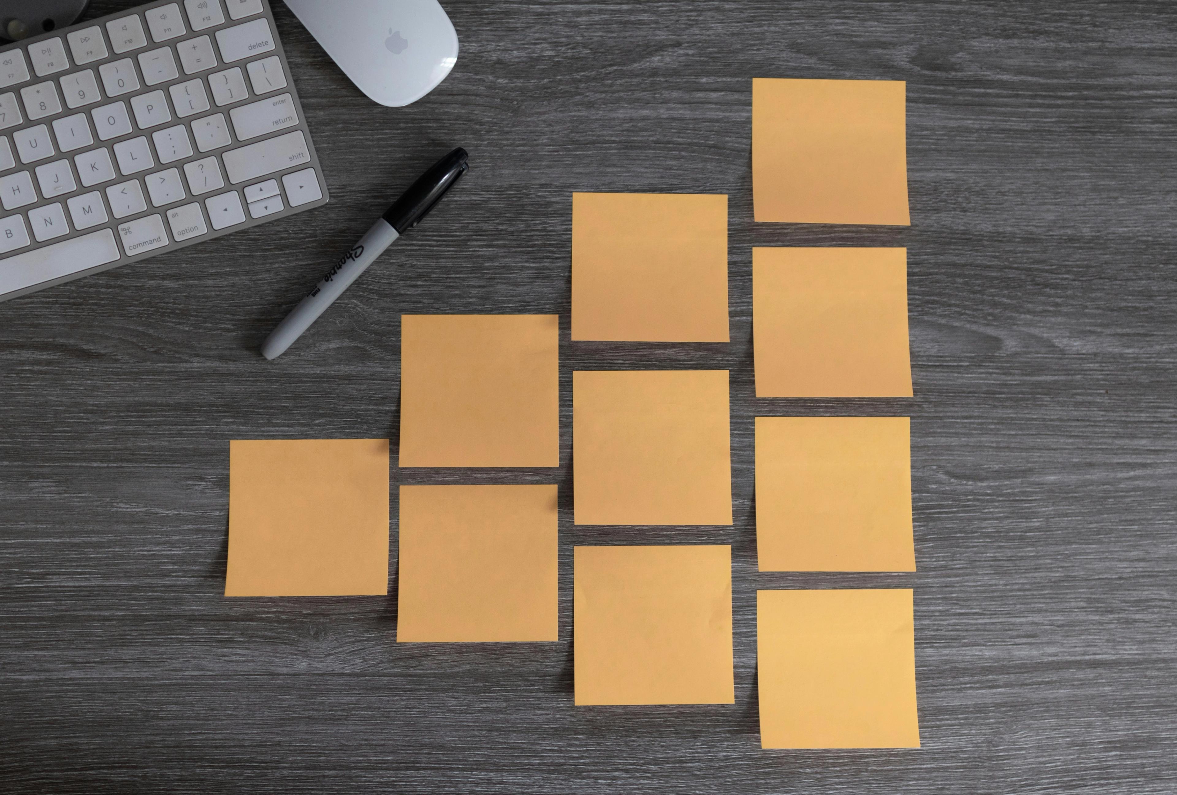 Post-it notes for organizing on a desk