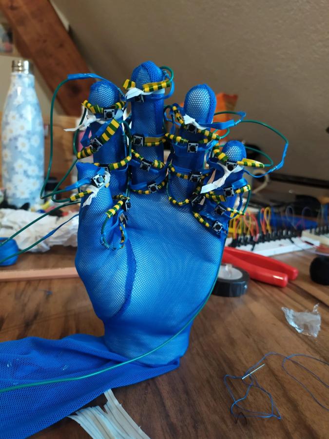 Der guidonische MIDI-Handschuh