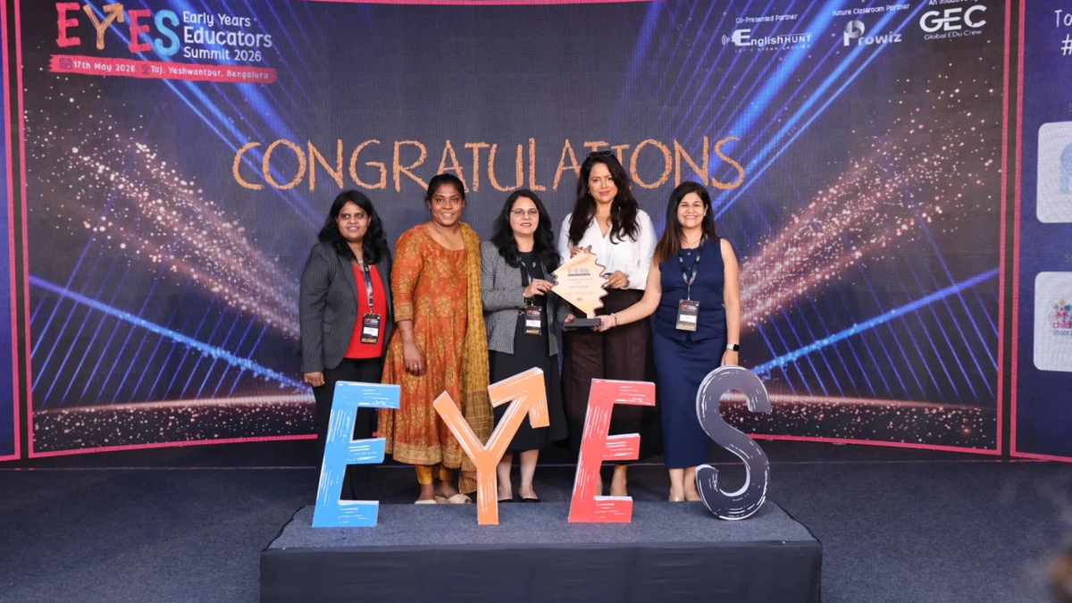 Hi-Kalpaa receives Awards from Sameera Reddy at EYES 2026