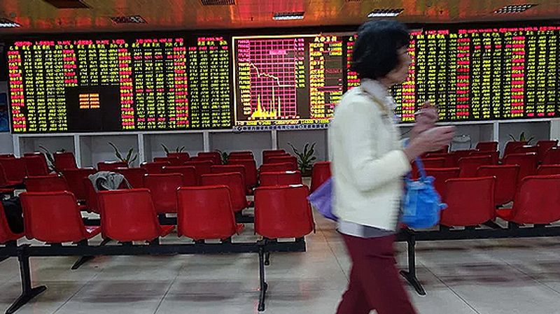 Taxpayer not a 'share trader' despite substantial share trades