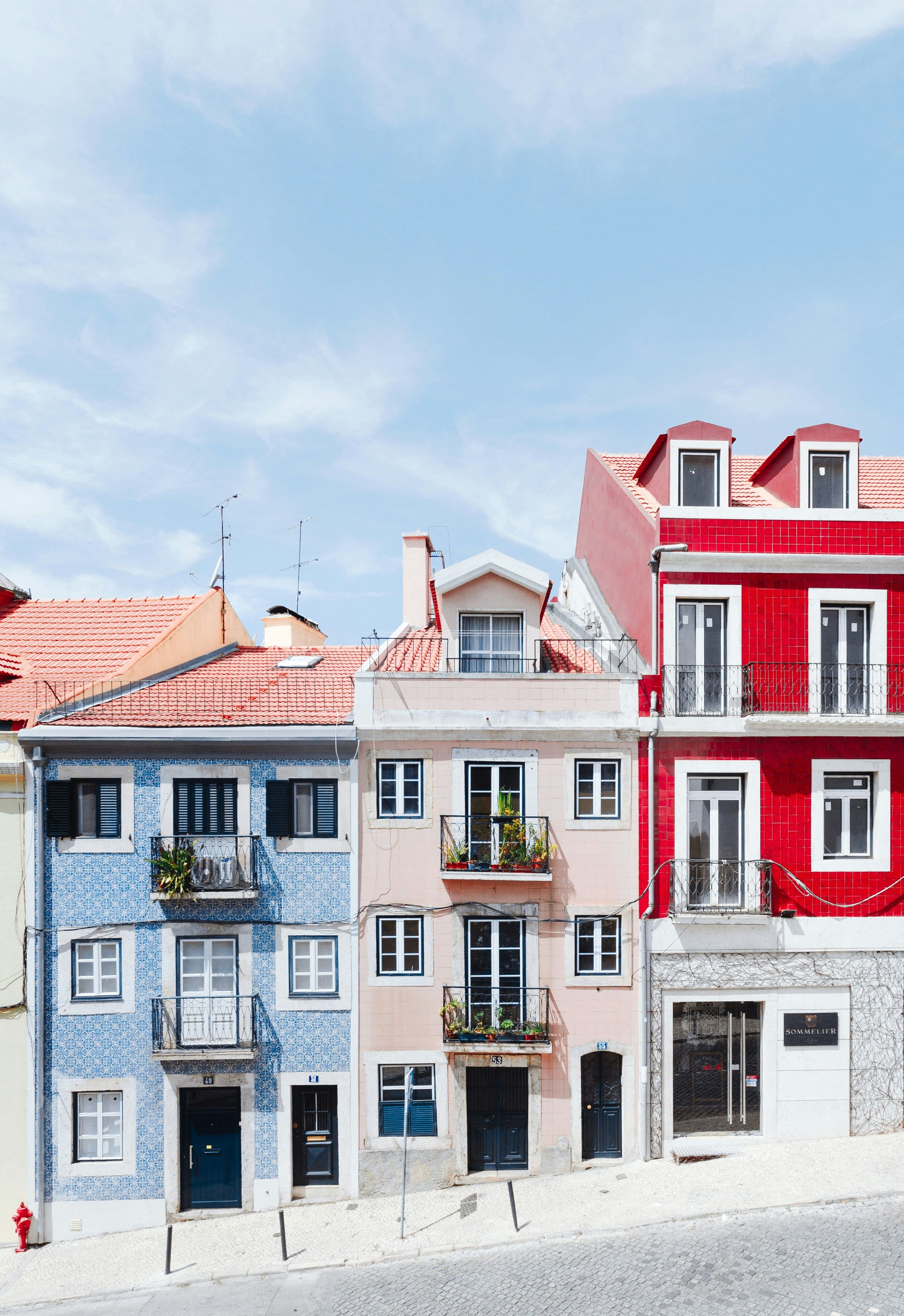 O que fazer depois de comprar casa: registos, impostos e prazos