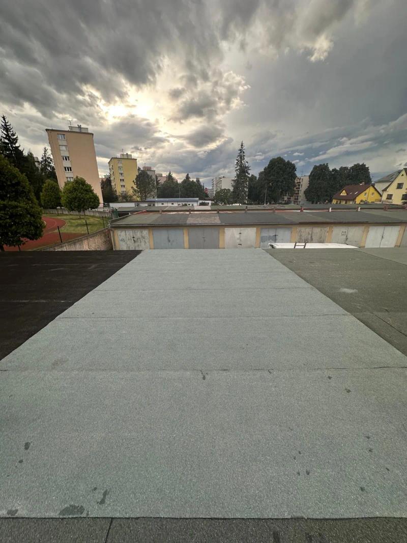 Asfaltové pásy - dokončená garáž