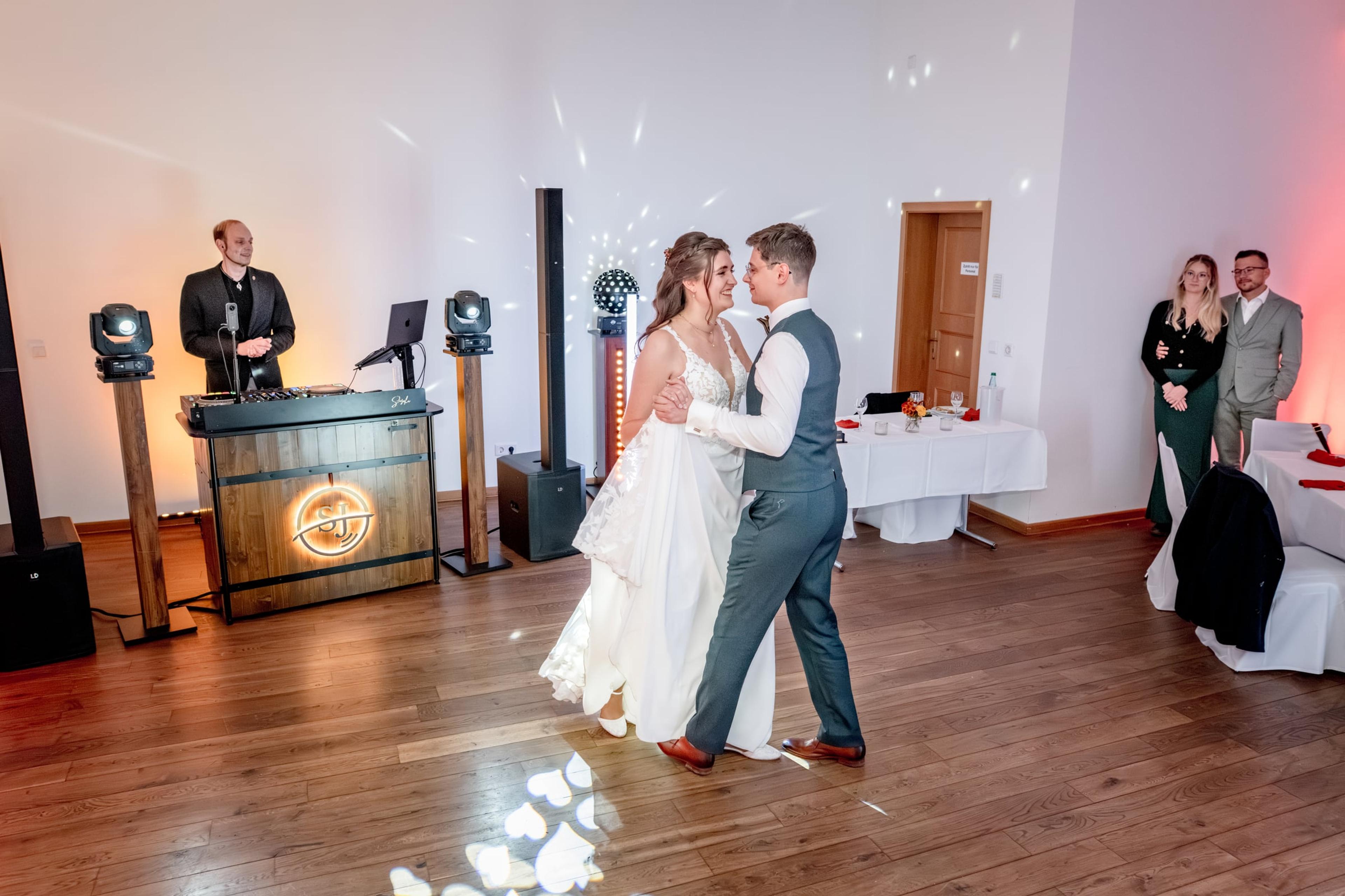 Joy & Max — Foto 92 der Hochzeitsreportage