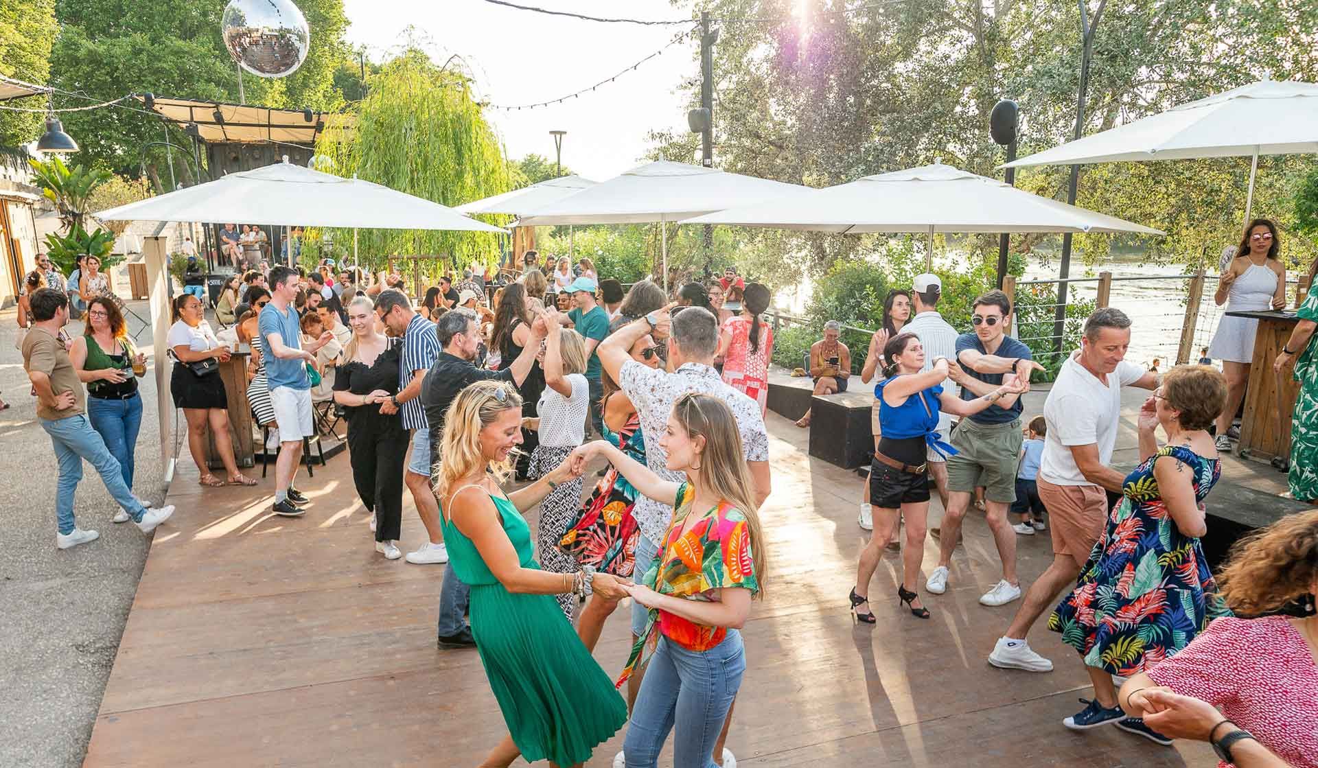 Faire la fête