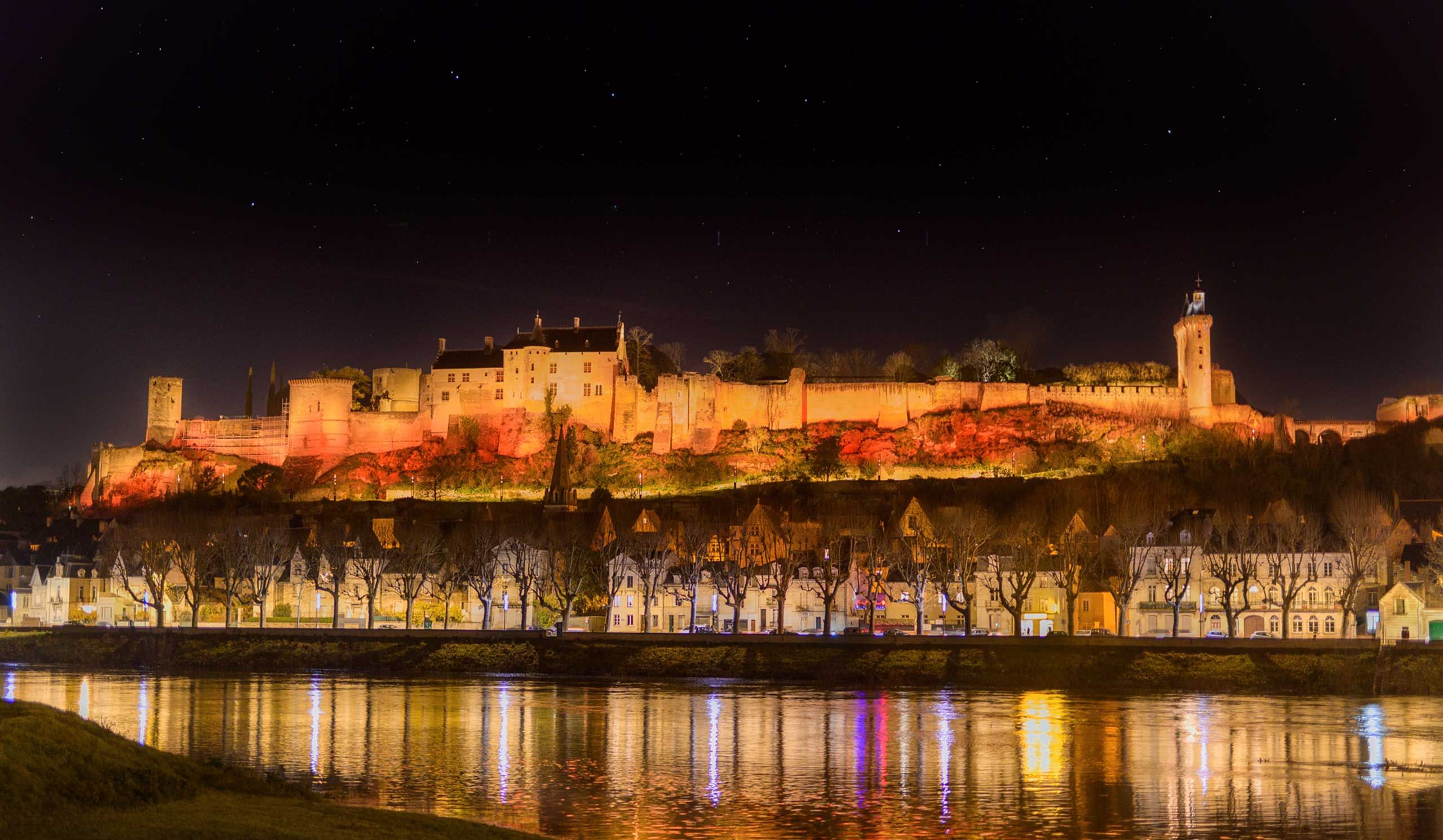 Forteresse de Chinon de nuit