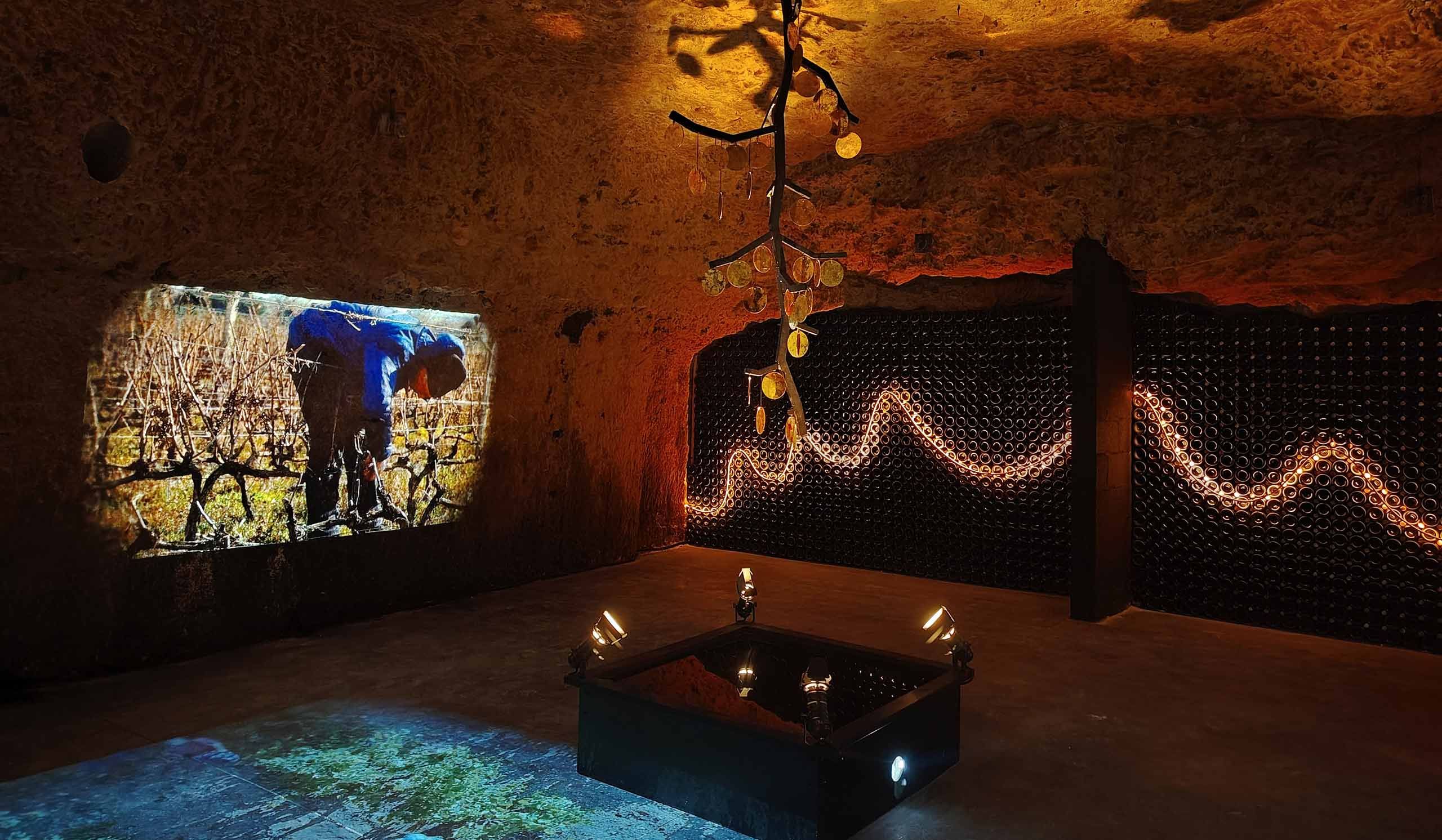 Intérieur de la cave de la Maison Laudacius à Montlouis-sur-Loire