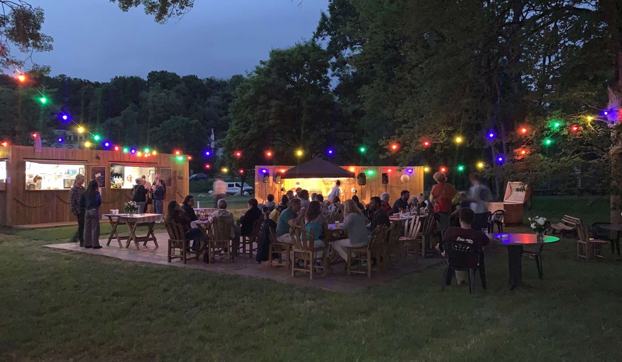 Terrasse de la guinguette des bateliers de Saint Etienne de Chigny