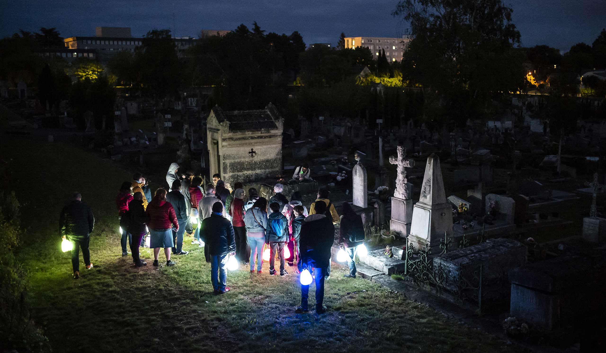 Visite guidée nocturne du cimetière La Salle