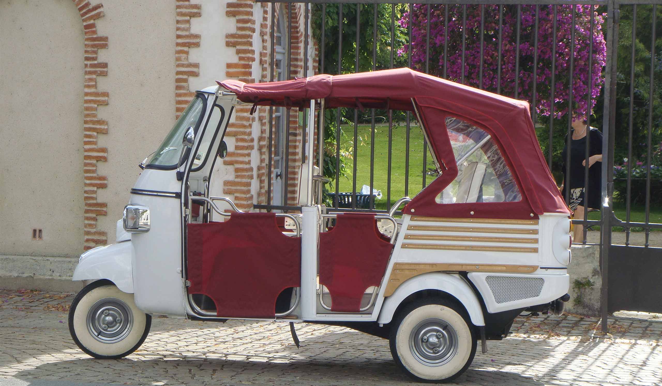 Tuk-tuk motorisé à Tours