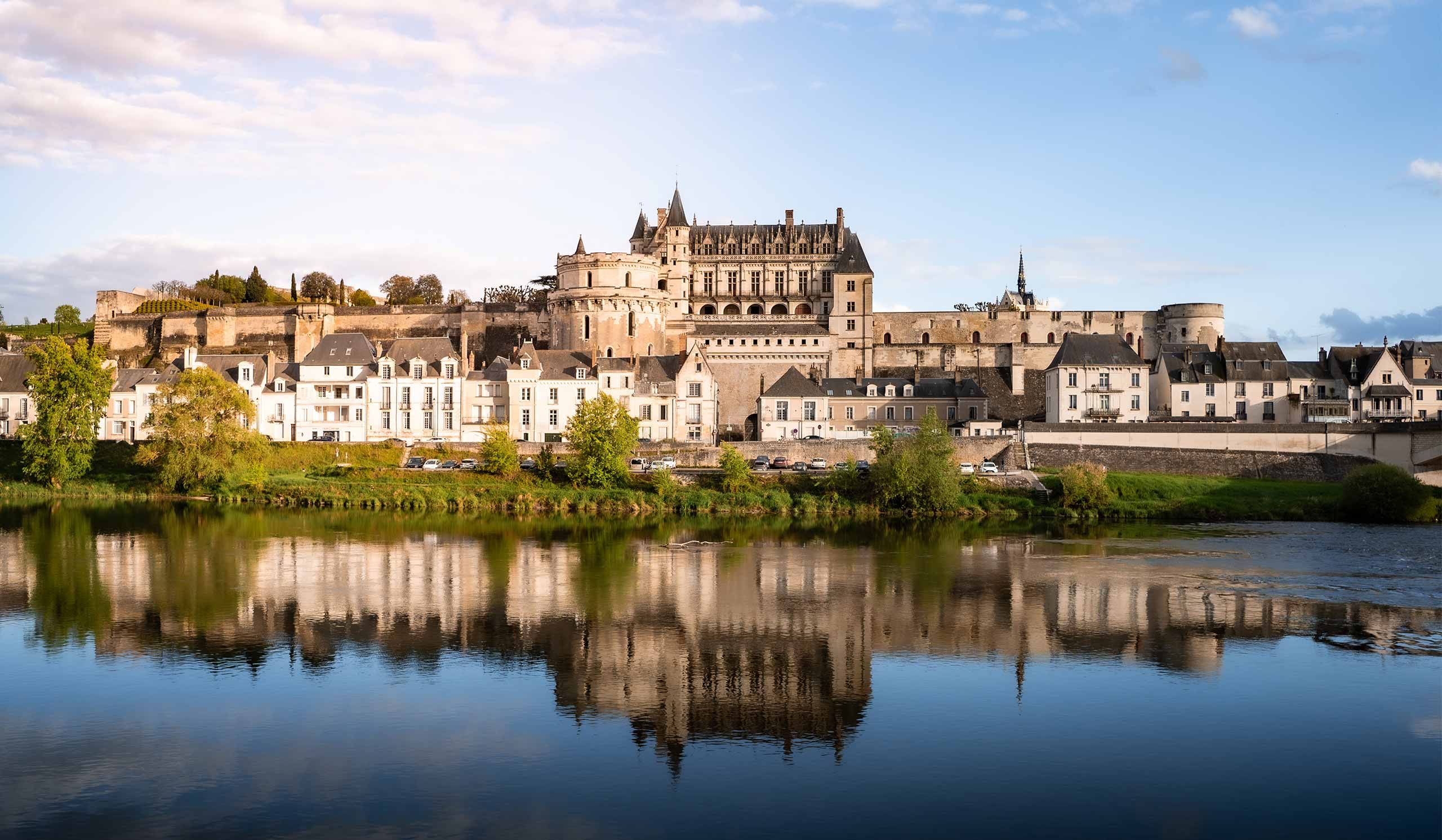 Château royal d'Amboise vu de l'autre côté de la Loire