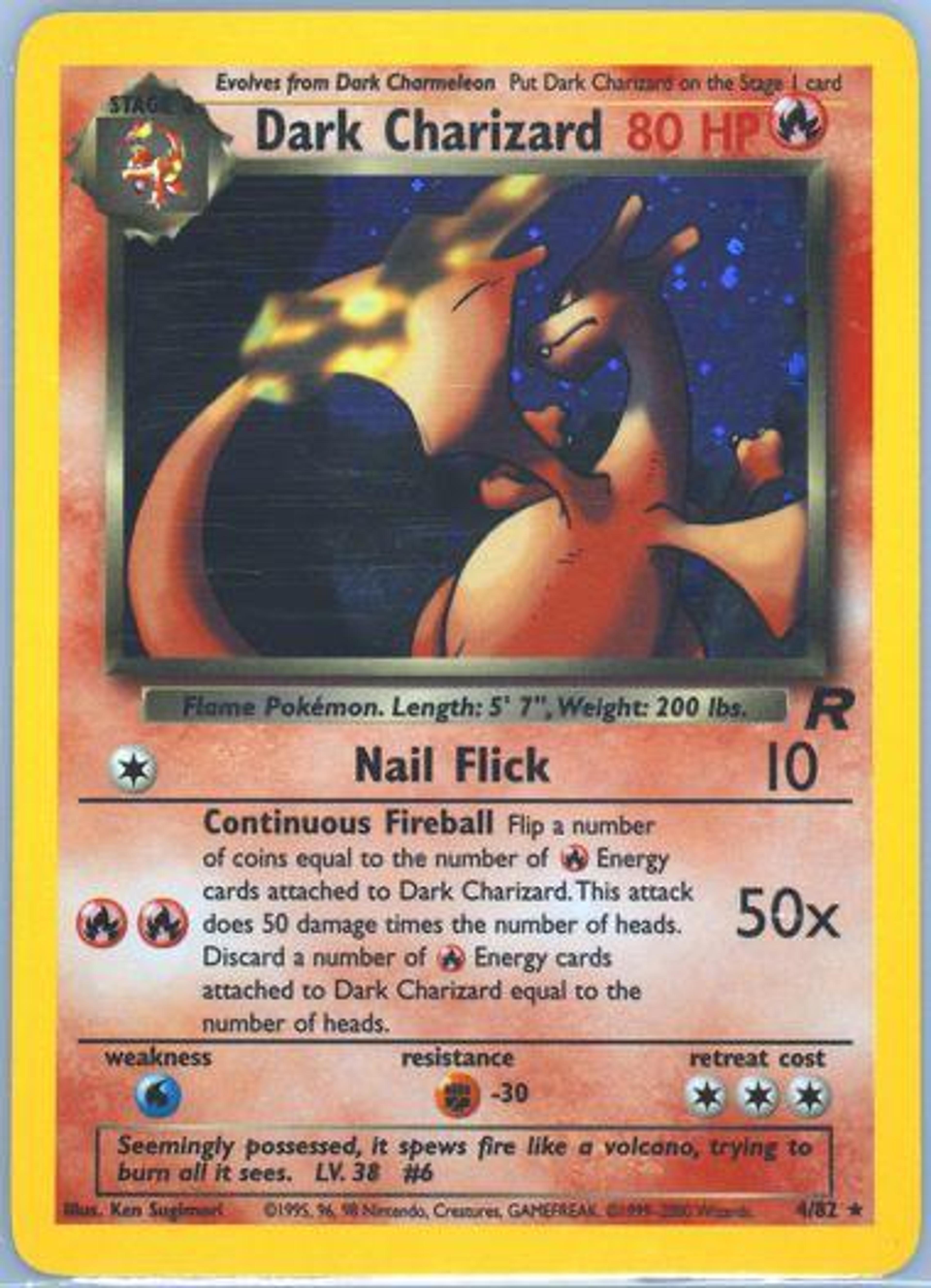 Dark Charizard 4/82 aus dem Team-Rocket-Set, illustriert von Ken Sugimori: ein geduckter, finster blickender Glurak vor einem dunklen Holo-Sternenhimmel.