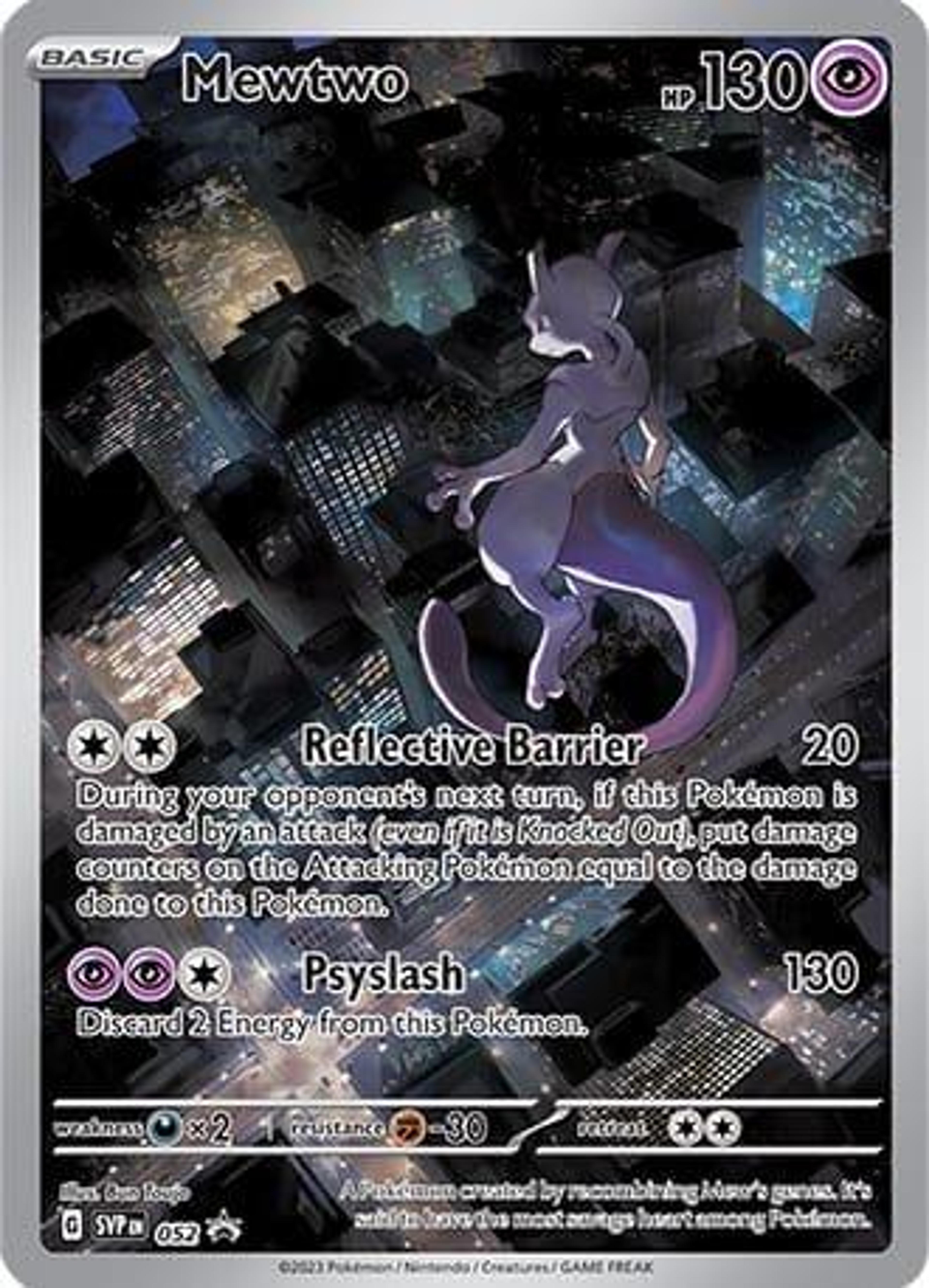 Mewtwo SVP 052, eine Black-Star-Promo von 2023: Mewtu schwebt nachts über einer Stadt, von weit oberhalb der beleuchteten Hochhäuser gesehen.