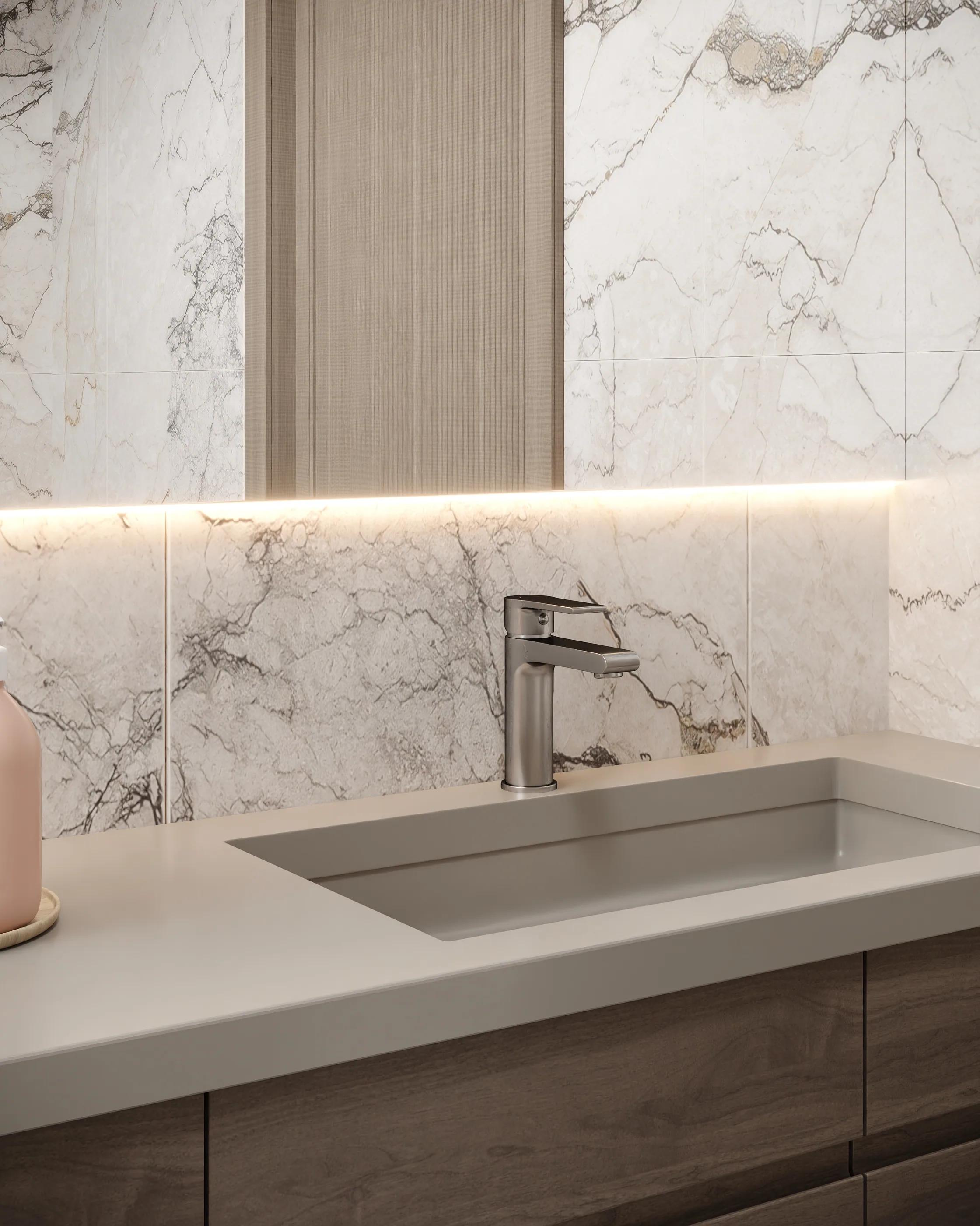 Main Bathroom — image 4
