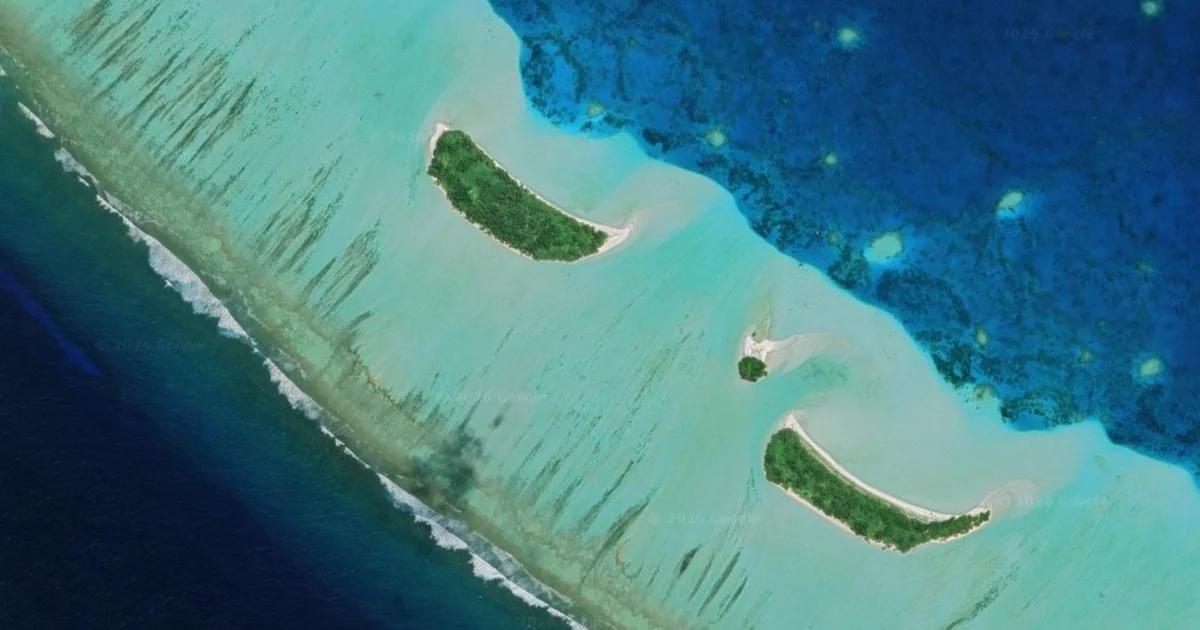 Aerial view of the islands Fushi, Kani and Vanbandhi in Thaa Atoll