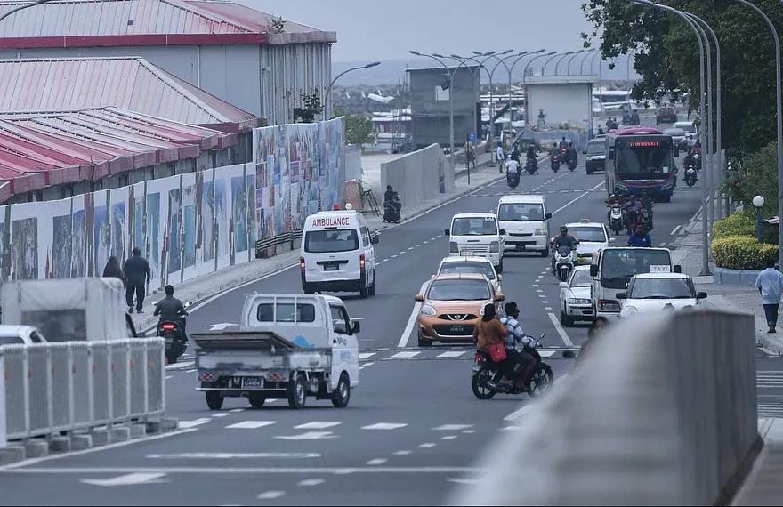 Traffic near the bridge intersection