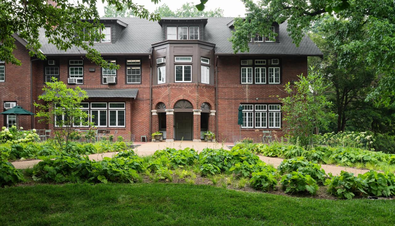 Landscape design by arbolope studio for international affairs learning building, stix house in st louis missouri