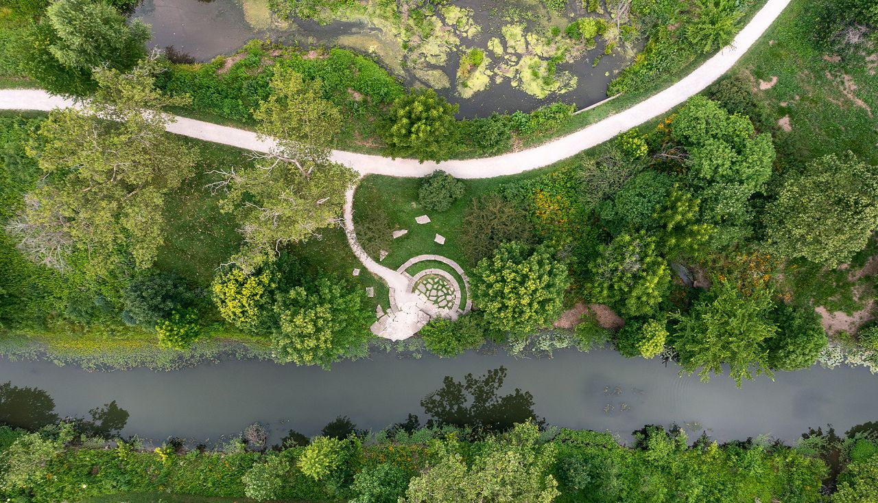 Council Circle is intimately nestled along a creek that winds it's way through Forest Park.