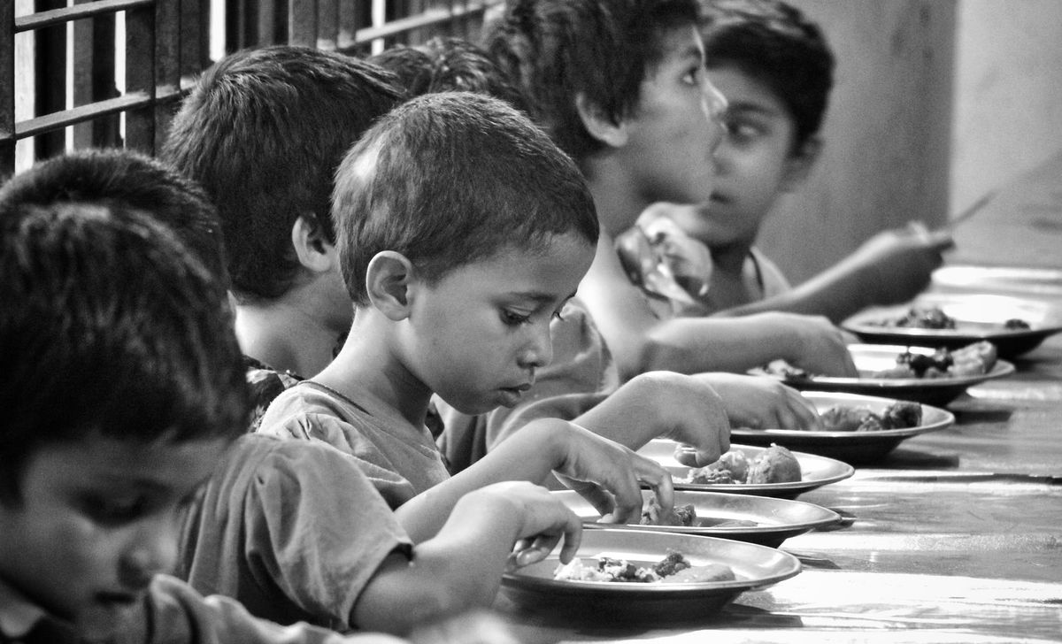 A merenda escolar como provedora de saúde por Lucila Aguilar e Álvaro Chirino