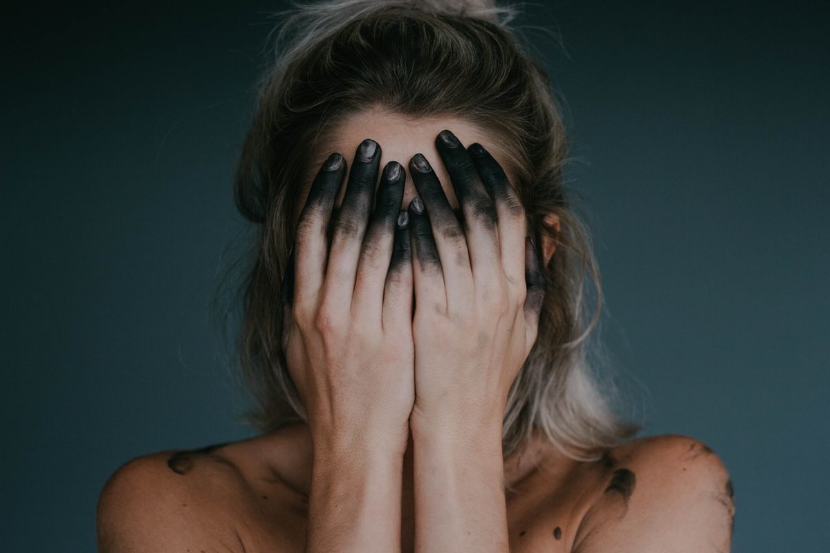 Por que mulheres sofrem mais de síndrome de burnout do que homens