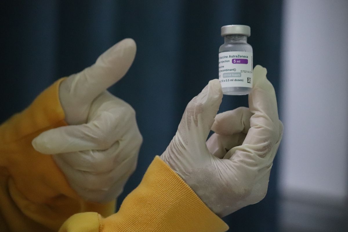 Saúde prevê 300 milhões de doses para 2022 e deve excluir Coronavac em campanha