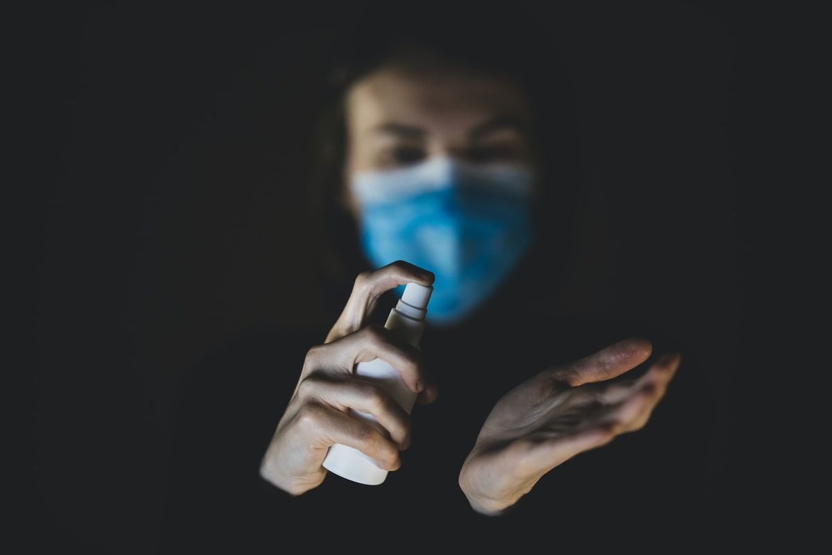 (R)Existência das mulheres e desempenho do cuidado: questões de gênero na pandemia de COVID-19
