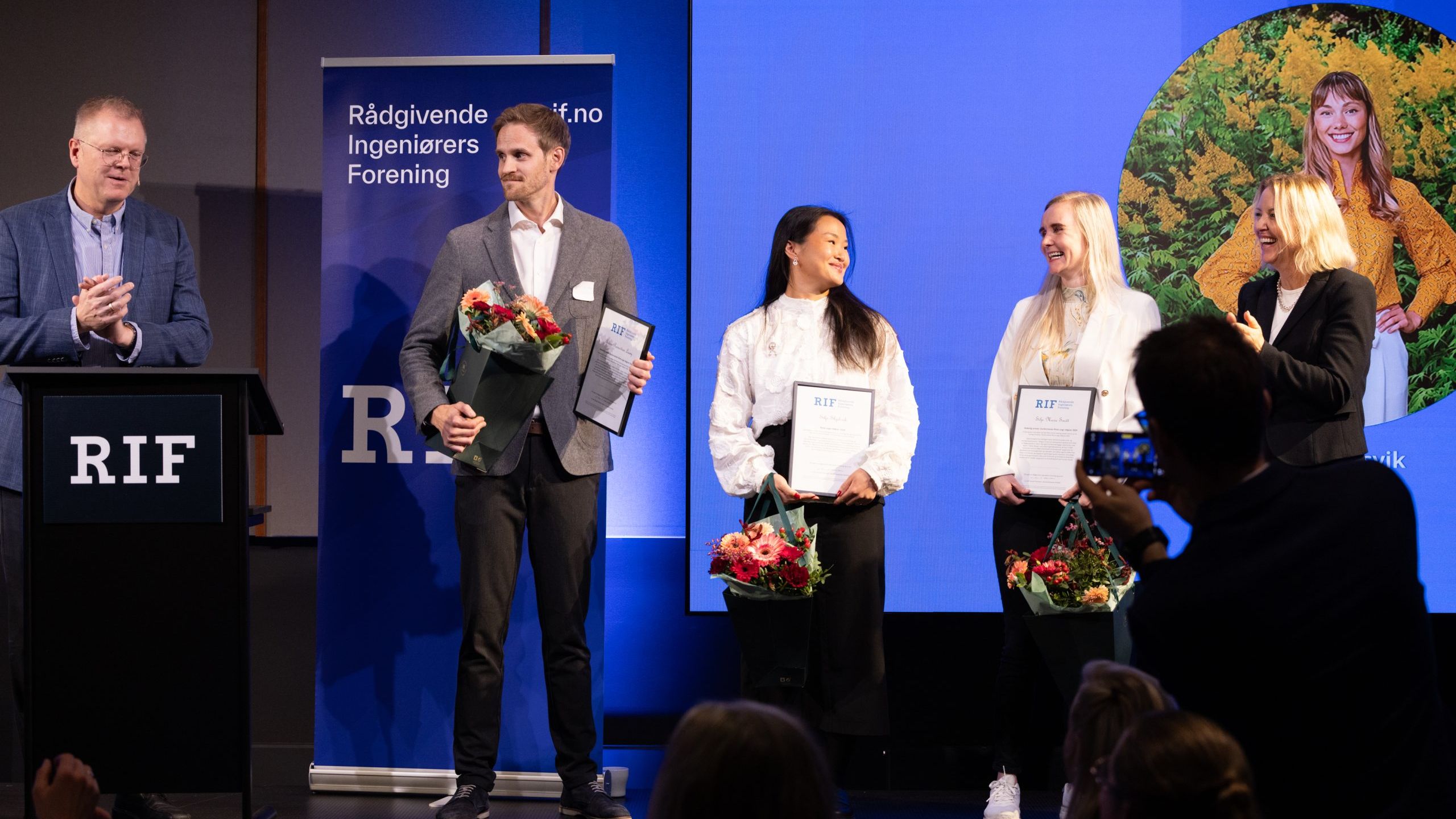 Illustrasjon av Årets unge rådgiver 2024 er kåret!
