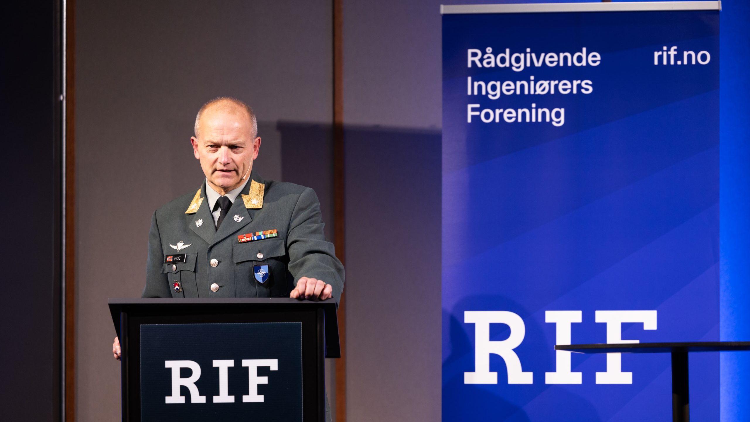 Illustrasjon av Norge må bygge sterkere infrastruktur for å stå imot fremtidens trusler