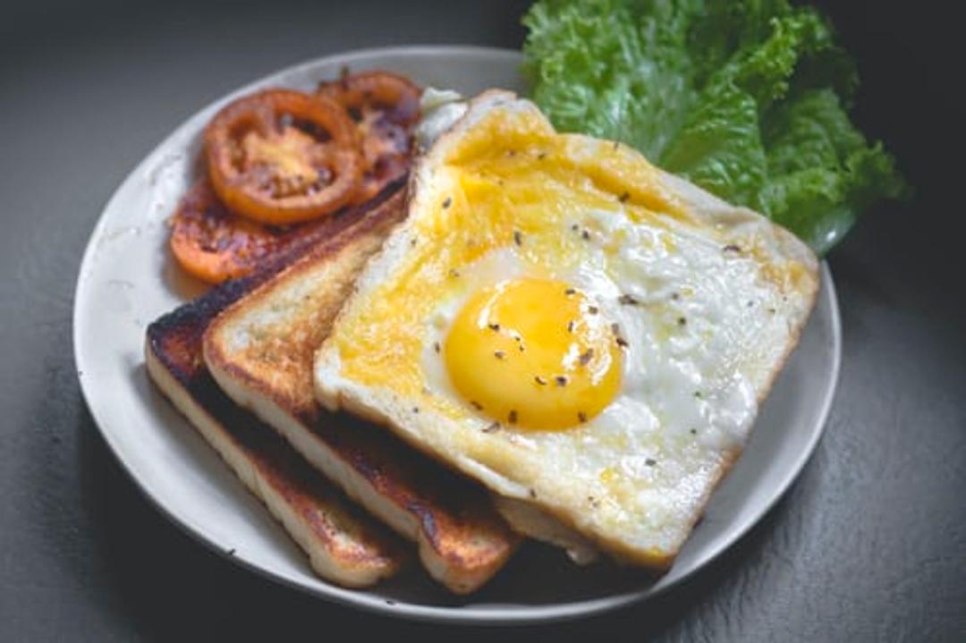 bread with egg