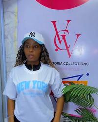 T shirt with a cap view 5