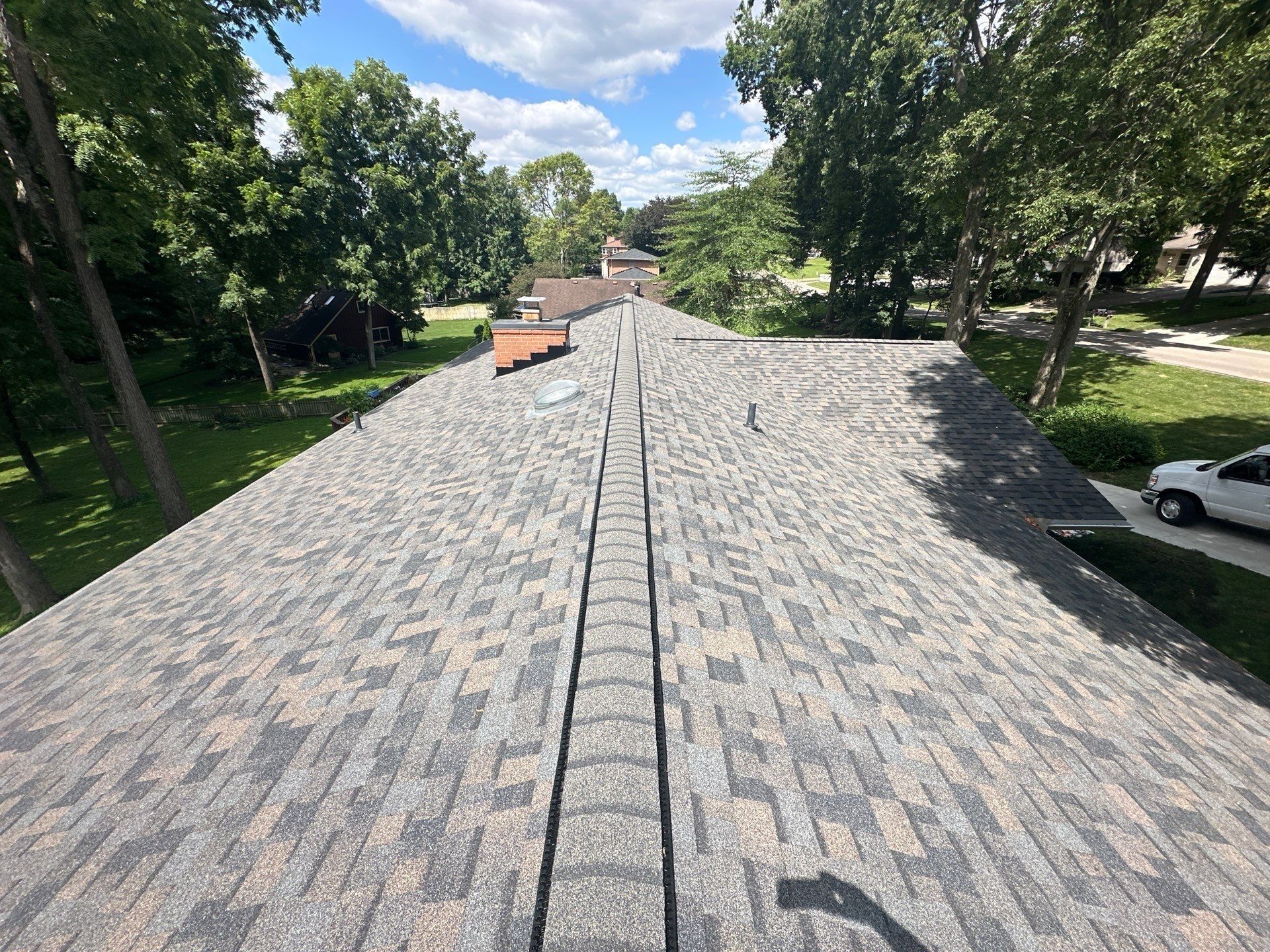 Ridge along the roof toward the street
