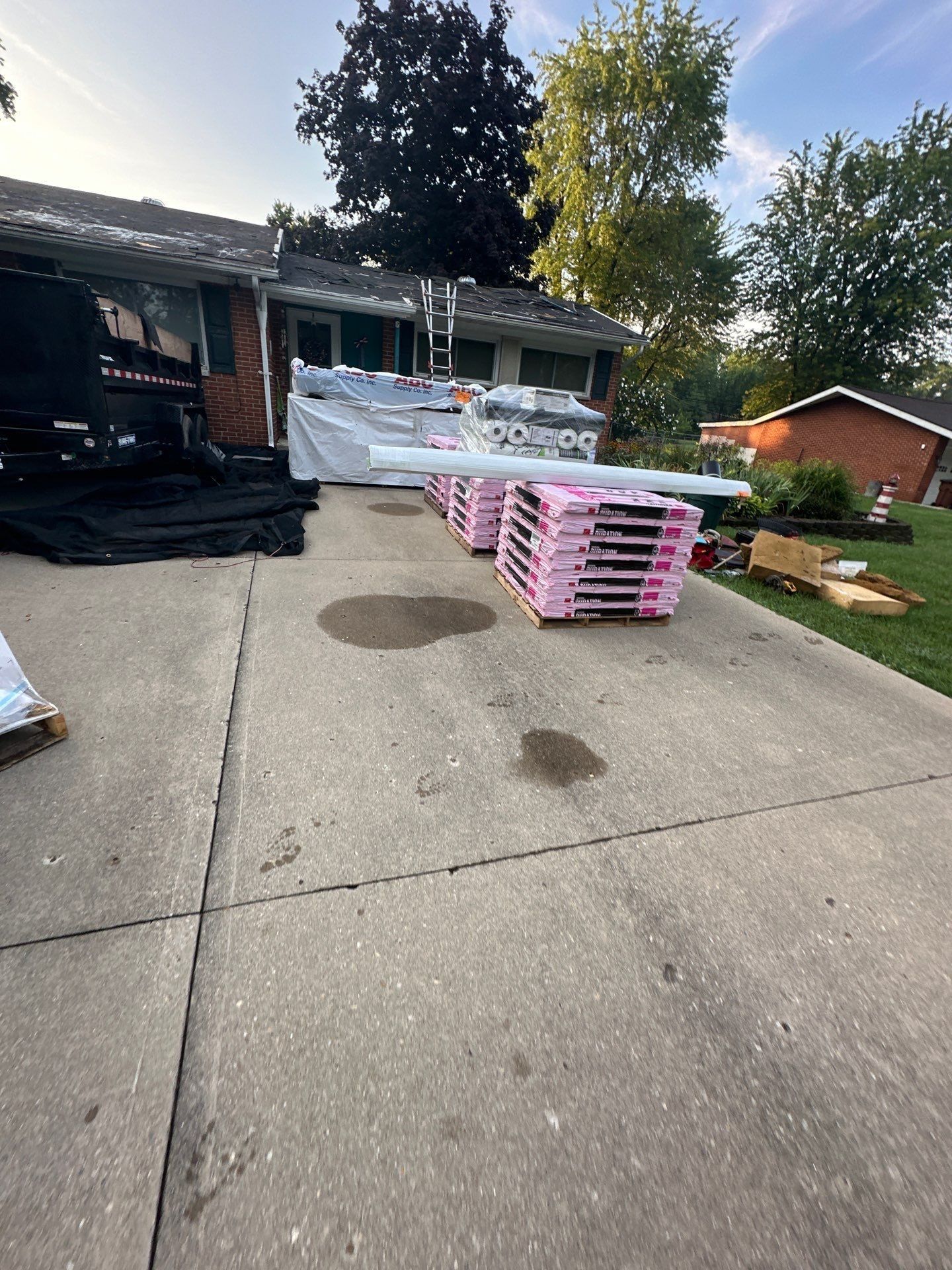 Duration pallets and wrapped rolls on the drive