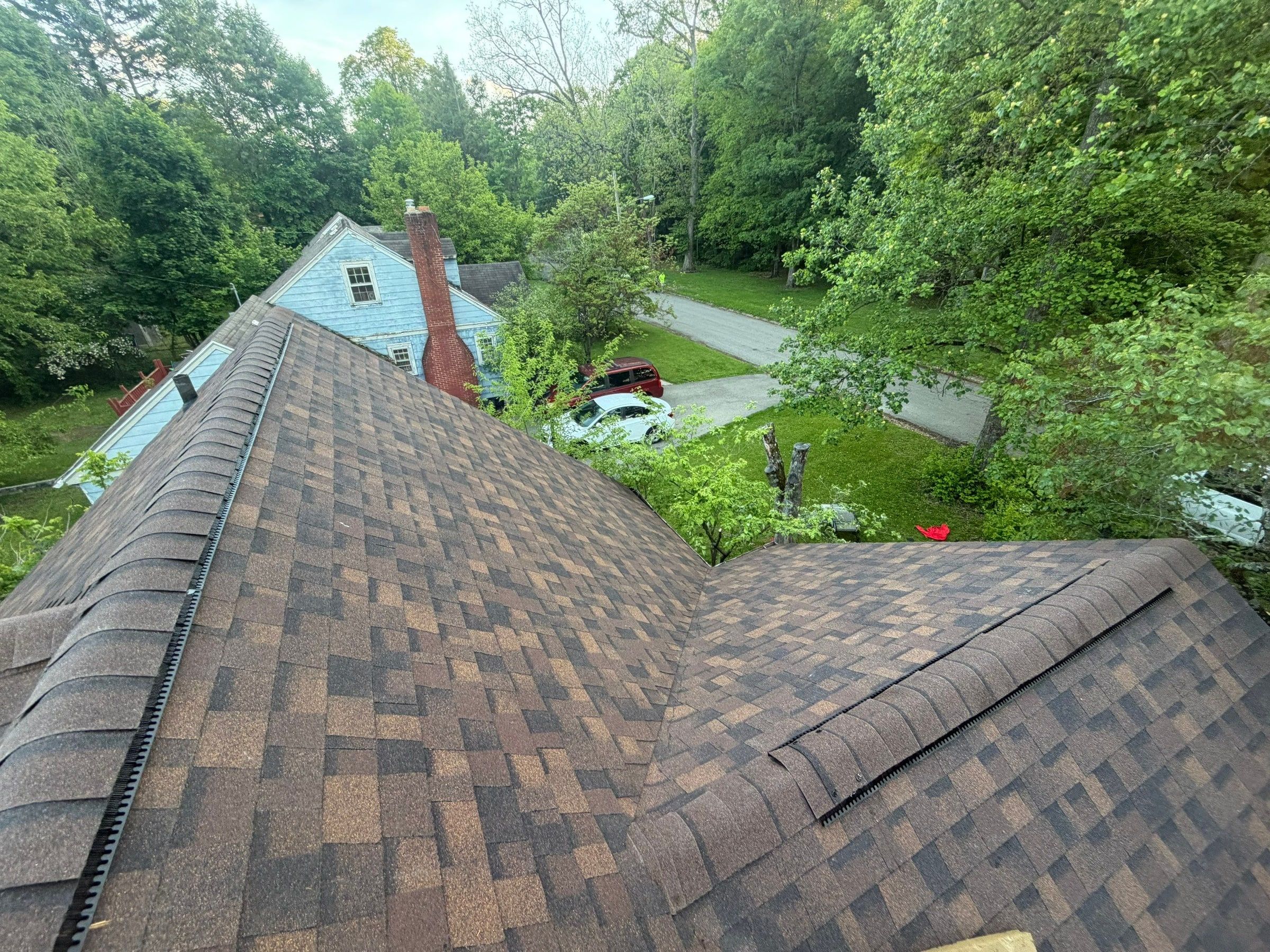 Shingles meeting at the hip
